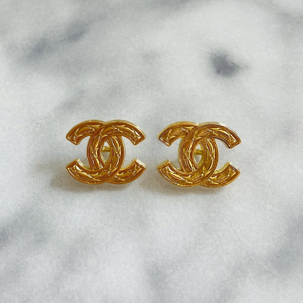 (Reserved) SIX 20mm Chanel Quilted Buttons Stamped